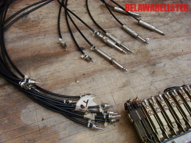 19" Rack Mount Audio Patch Bay 2 Row 25 Jack per Row Stereo w/Patch Cables