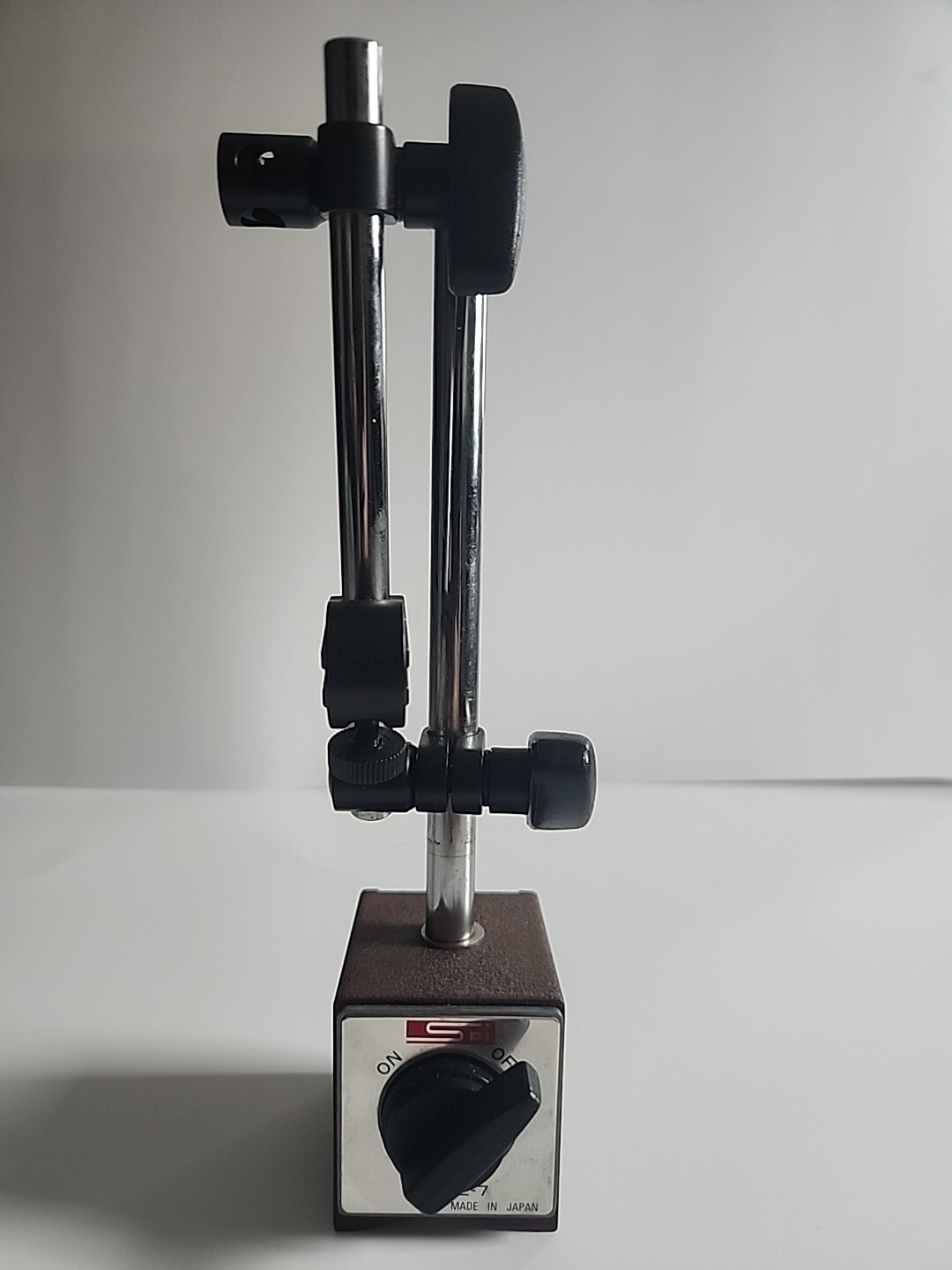 SPI ON/Off Magnetic indicator base 98-282-7 w/tool holder & fine adjust