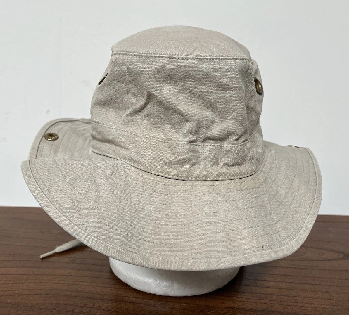 TILLEY HAT Size 7 1/2 Beige Hiking Walking Outdoors Pre-owned