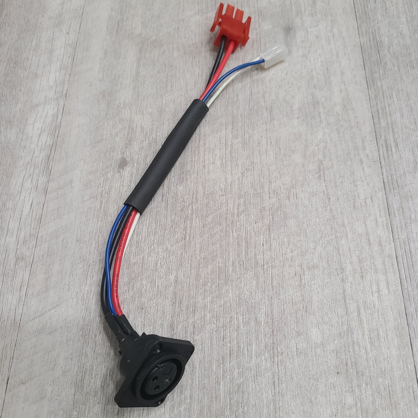 Connector Socket 3-Pin 4 Wire Charging Port for battary.