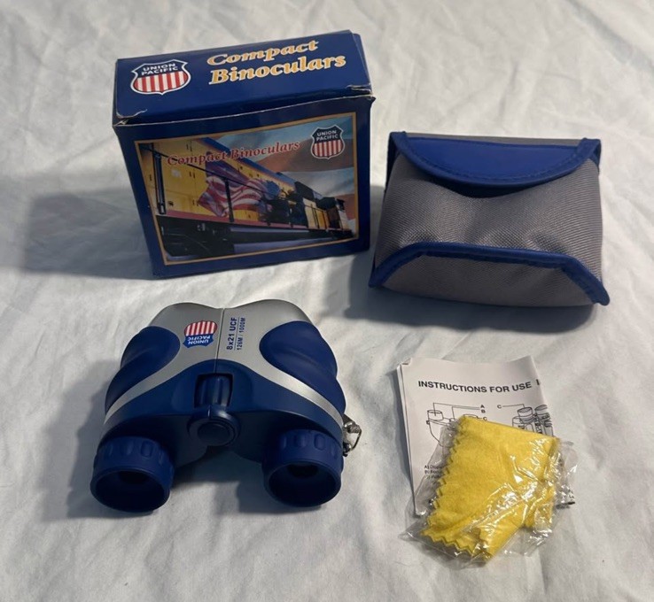 VINTAGE RARE Union Pacific Railroad Compact Binoculars (8X21 - 126M/1000M) + Box