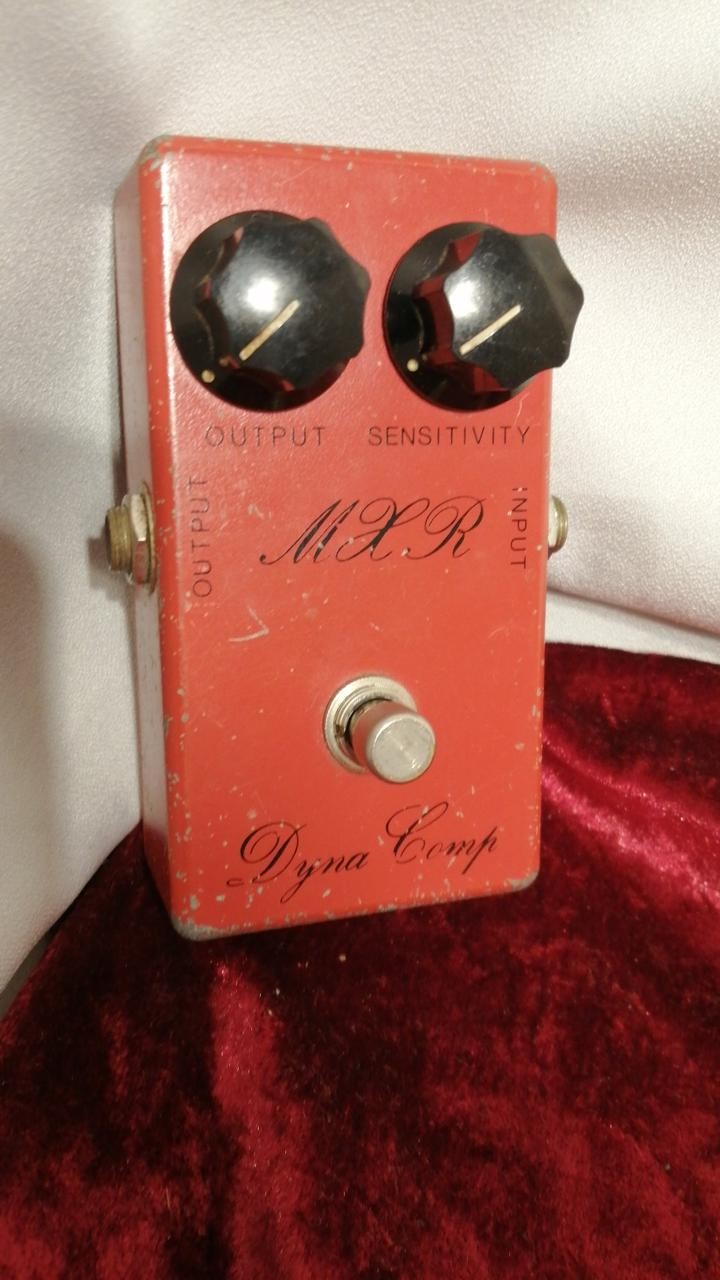 MXR DYNA COMP Effects Pedal Script