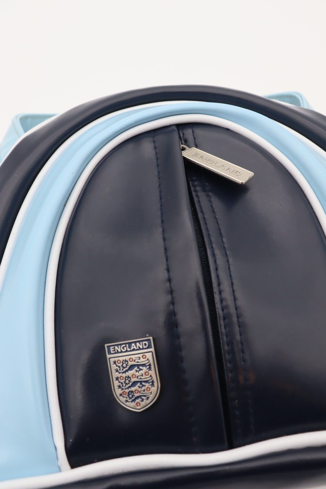 English Football Association "ENGLAND" Zippered Vinyl Bag Strapped 2 Toned Blue