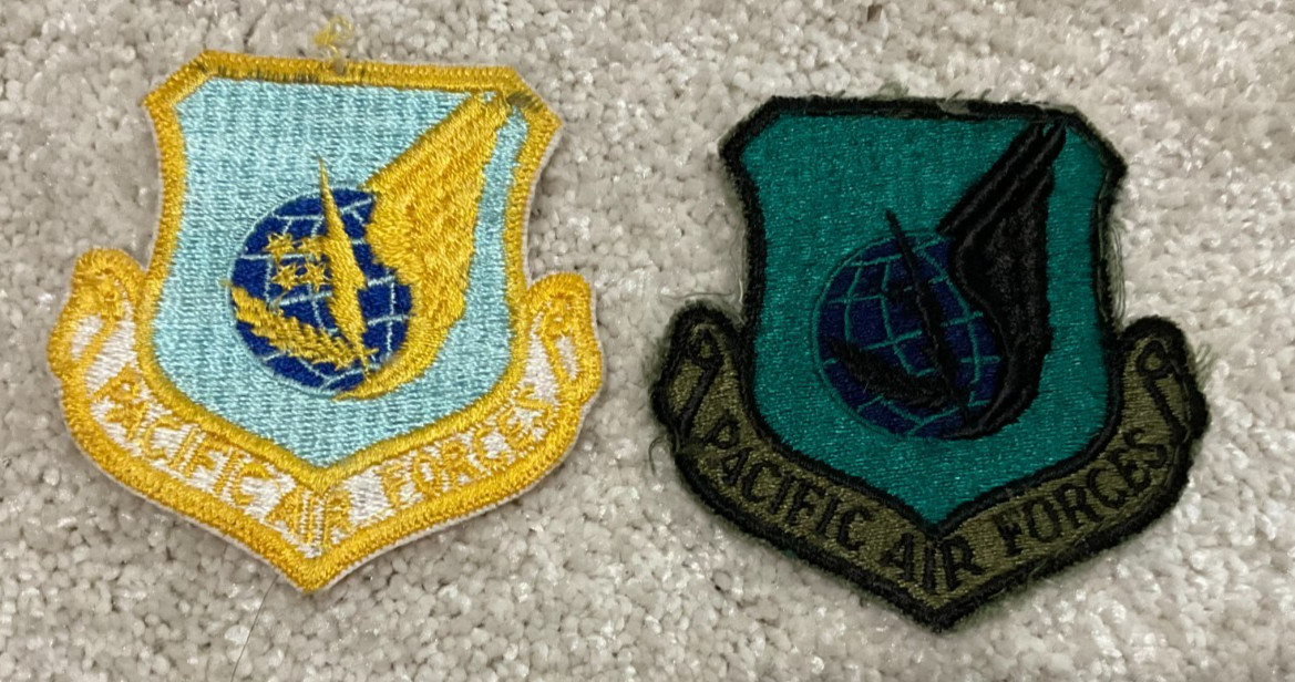 Military Militaria USAF Patches, Pins & Badges