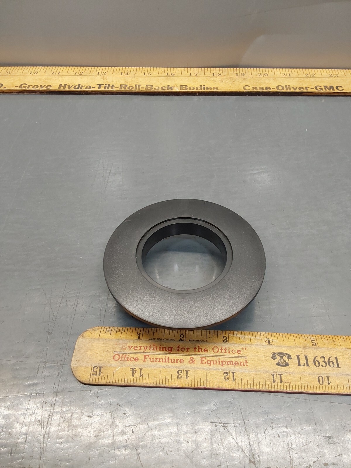 NOS New Flyer Bus 050917 Cap, Horn Button Retainer. 311655