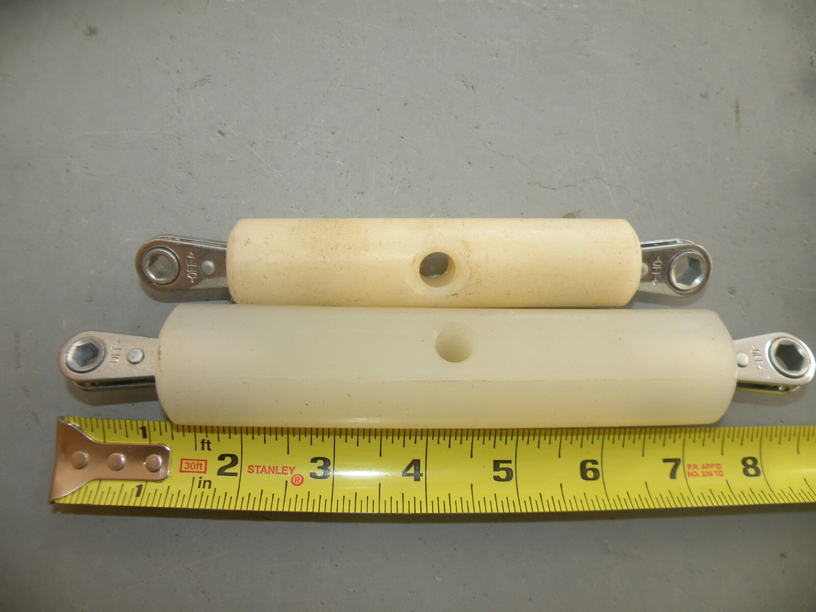 (1) Ratcheting Lineman Insulated Wrench 1/4" & 5/16"