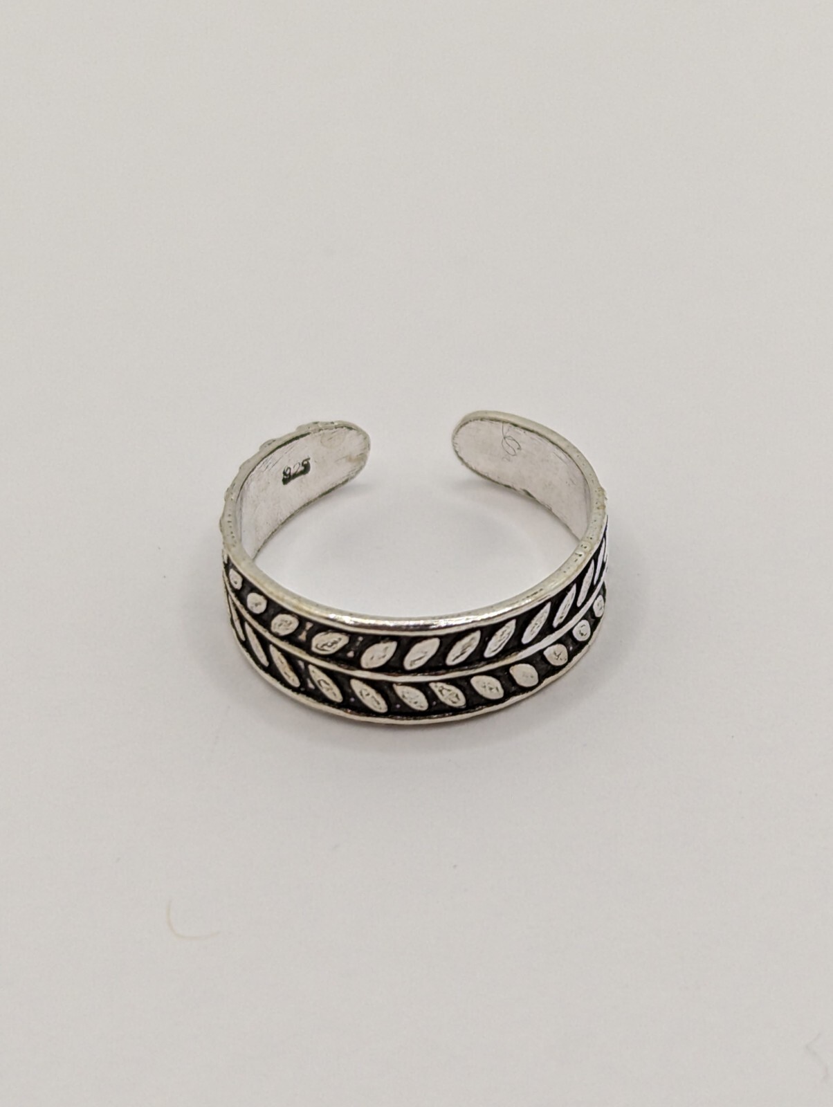 Sterling Silver Toe Ring. Vine With Leaves Design. Adjustable Size. 925 Silver