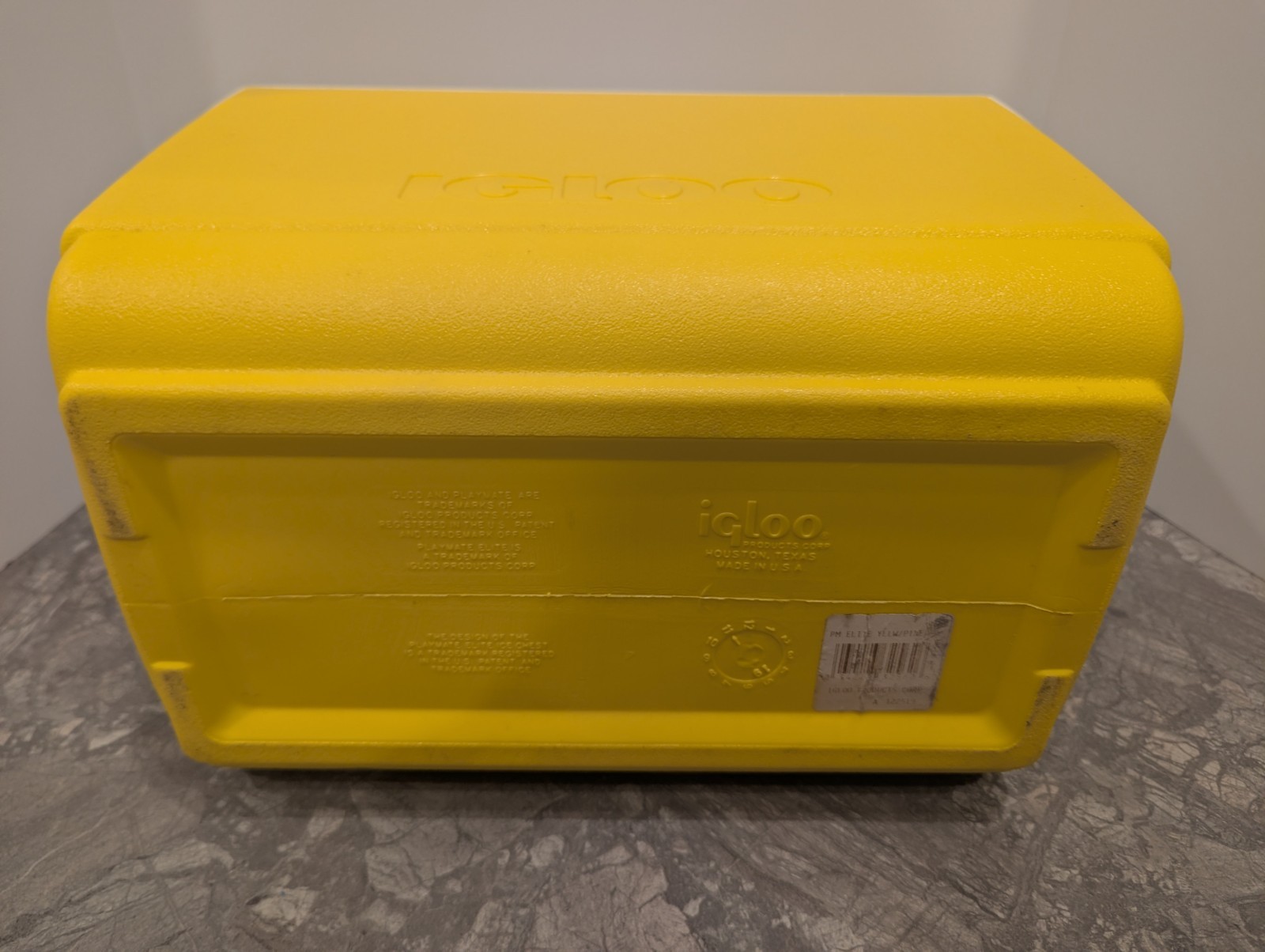 Vintage Igloo Playmate Elite Yellow Pineapple Cooler- MINT