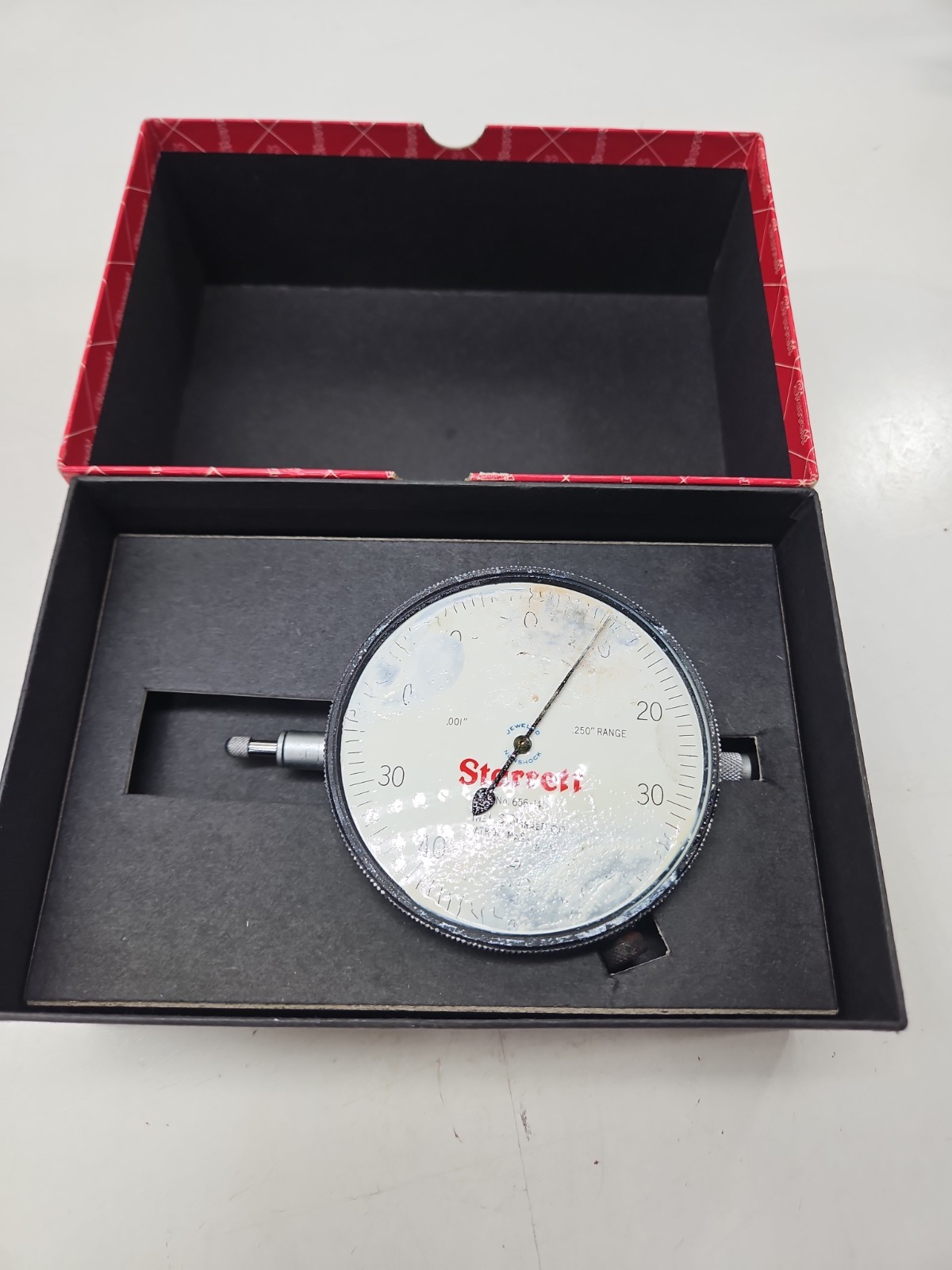STARRETT DIAL INDICATOR .250" RANGE .001" GRADS NO.656-141 READ DESCRIPTION