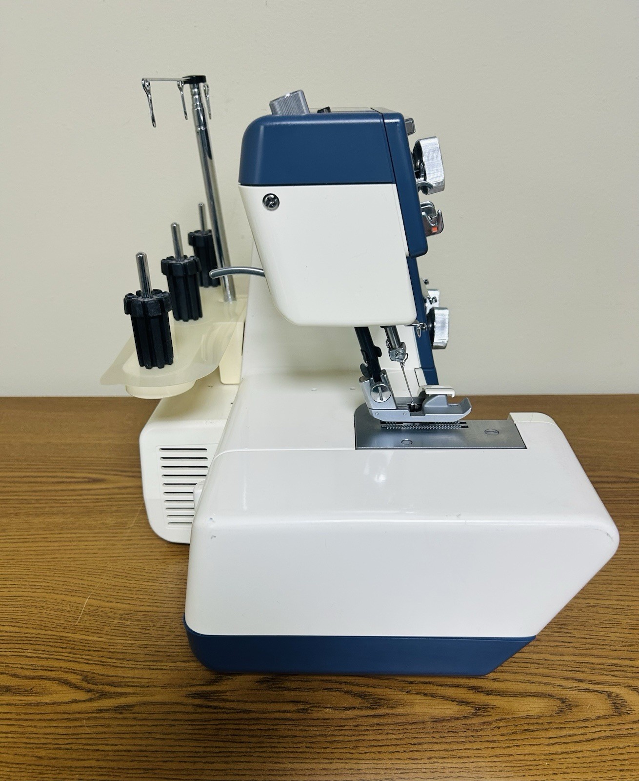 White Super Lock 503 Serger Sewing Machine - Untested No Pedal