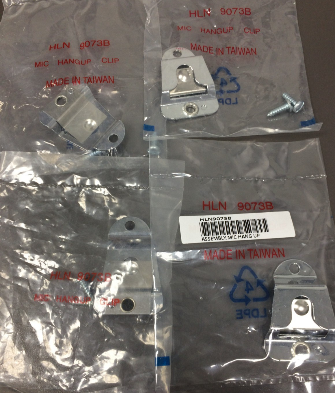 Motorola Mic Hangup Clip HLN 9073B, New in Pack w Screws