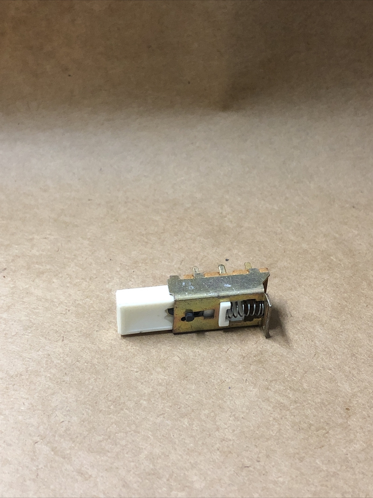 SWITCHCRAFT PART# 75067A39B