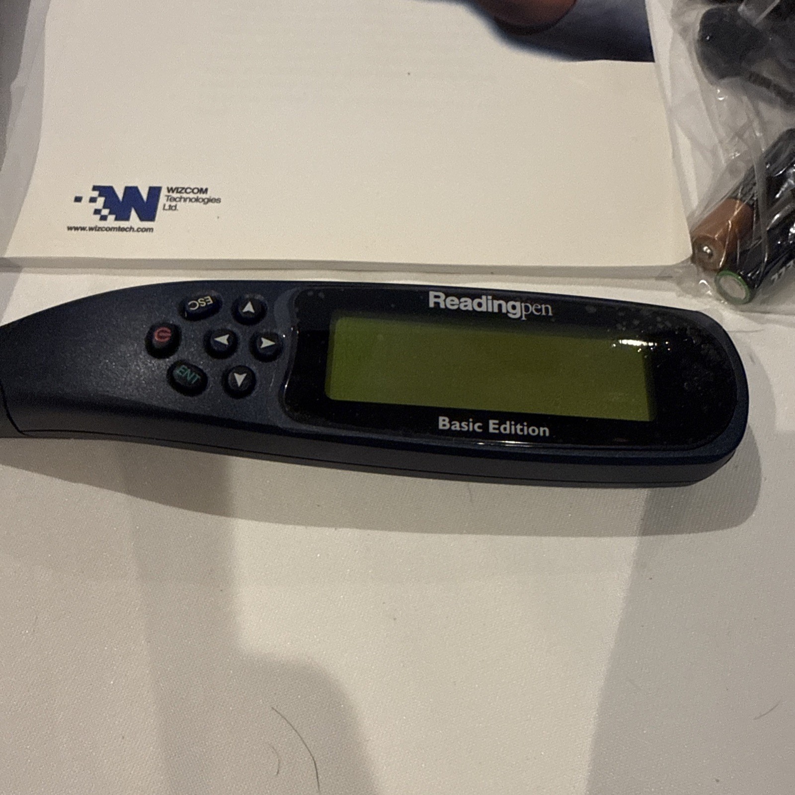 WIZCOM Technologies Basic Edition Reading Pen with case