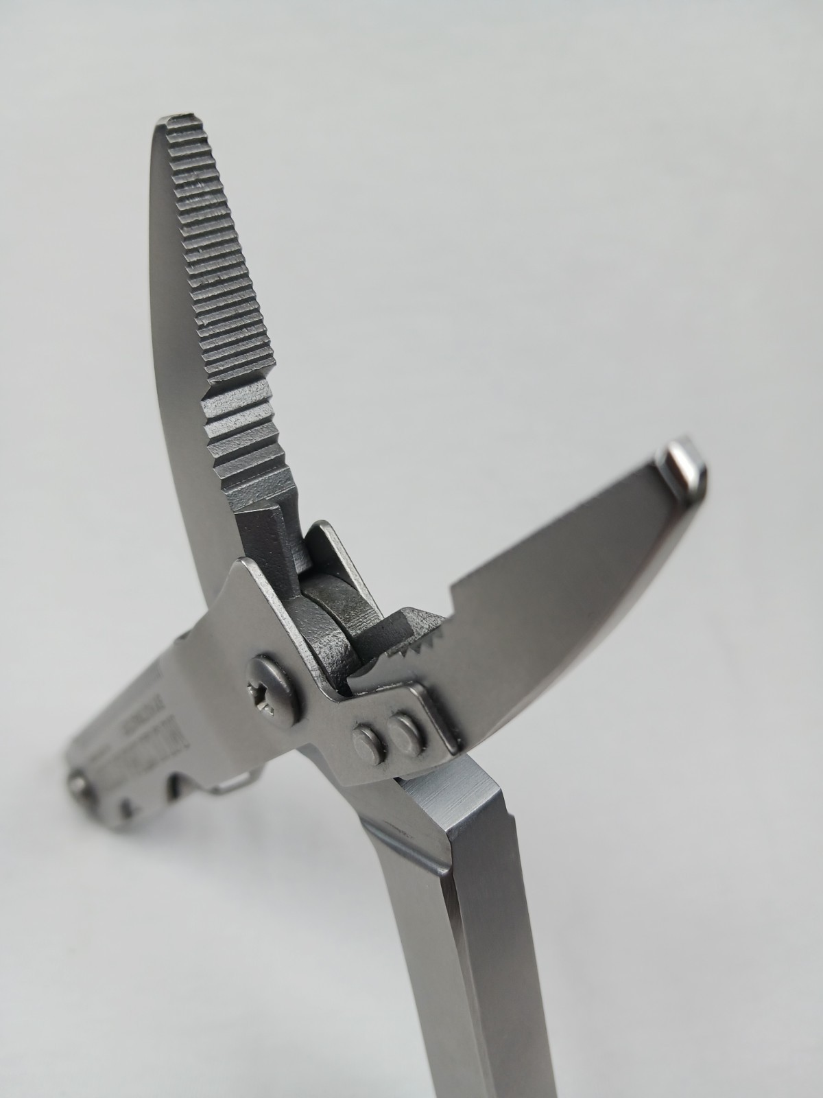 Kutmaster Multimaster 1044 Multi-Tool Pliers w/ Knife Saw File Hook Bit Driver