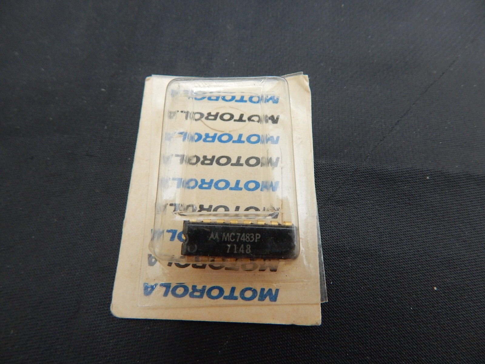 MOTOROLA MC7483P BINARY ADDER, 16 Pin, Plastic, DIP - USA SELLER FAST SHIPPING