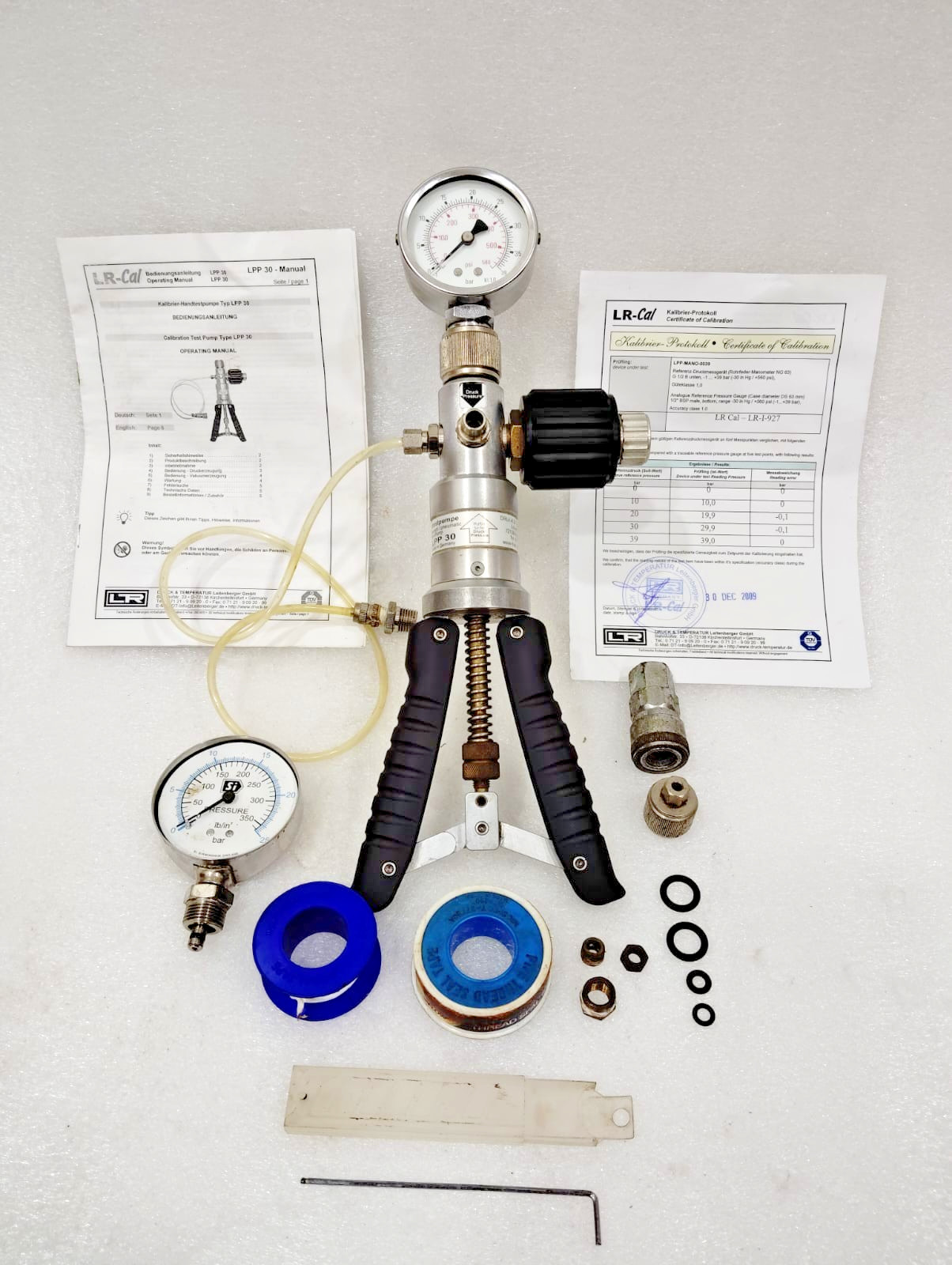 LR-CAL LPP-30 Pressure Calibrator Hand Held Test Pump LPP30