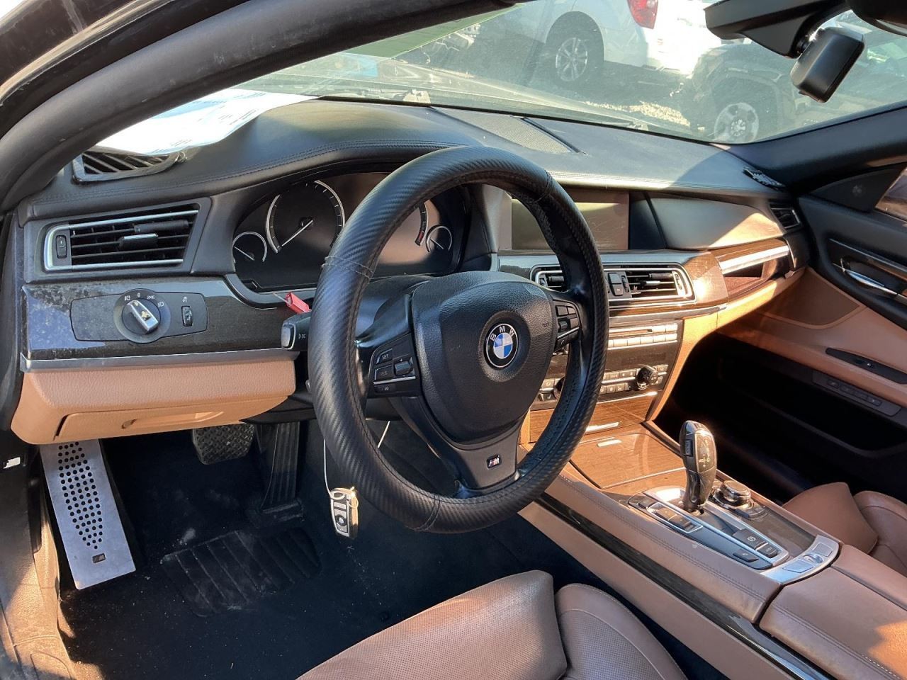 750IL 2012 Glove Box 4912019