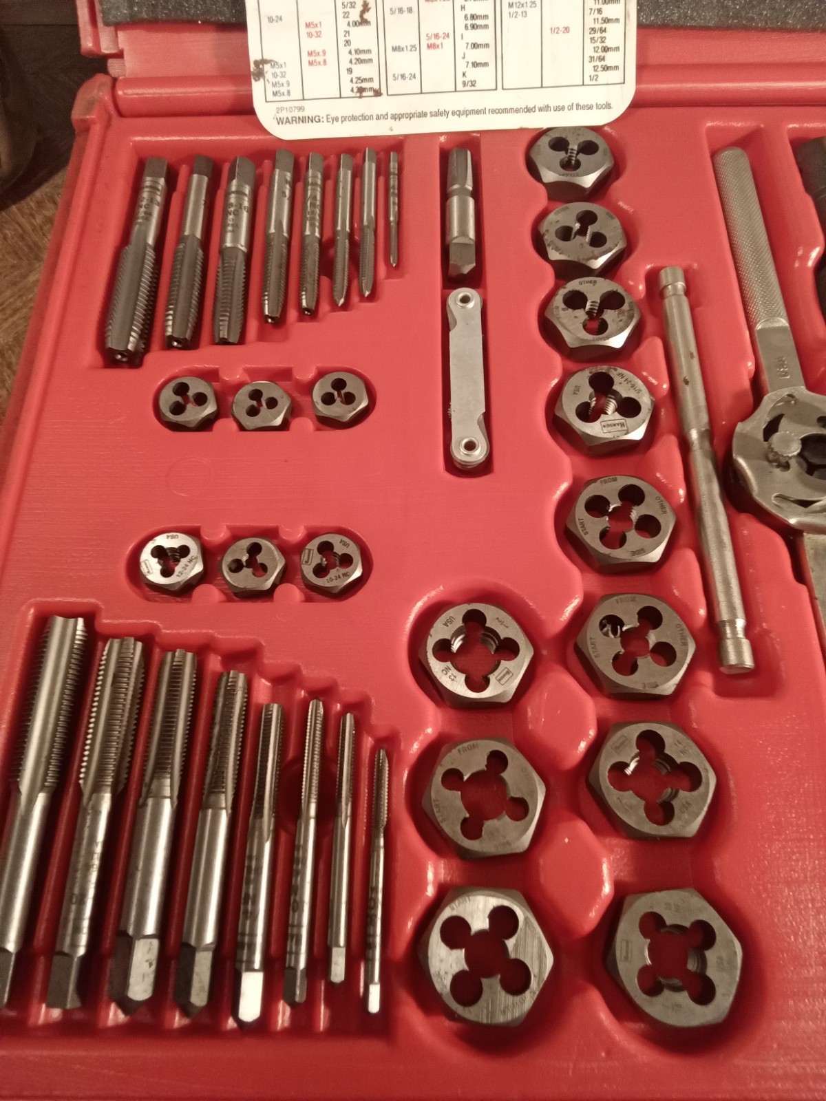 Irwin Hanson 26376 76 Pc. Machine Screw And Sae/Metric Tap And Hex Die Set