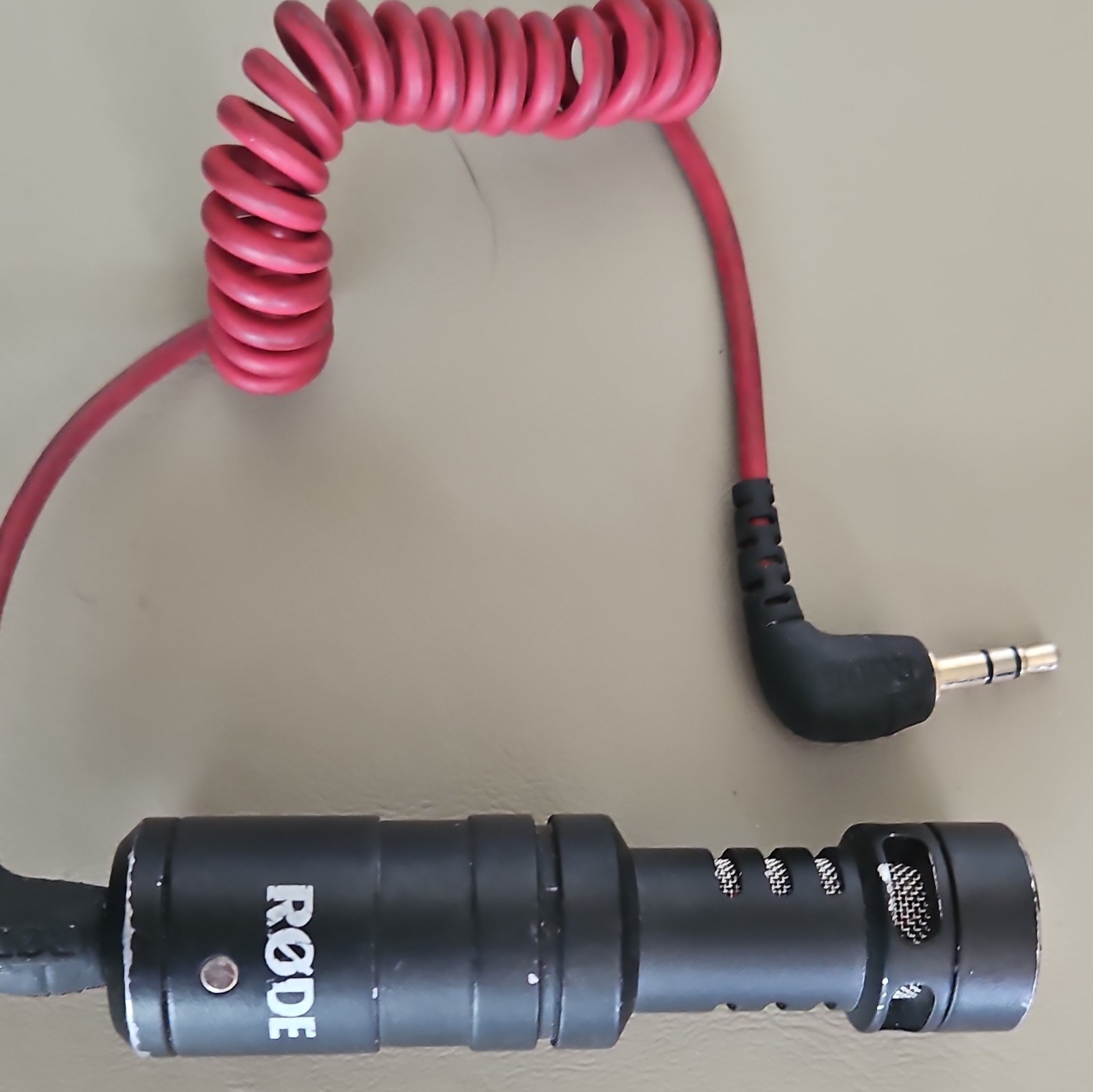 Rode VideoMicro Compact On-Camera Microphone for Recording