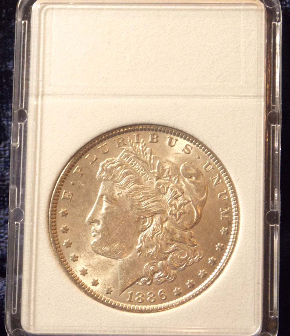 1886-P   MORGAN SILVER DOLLAR     *WHITE*    90% SILVER