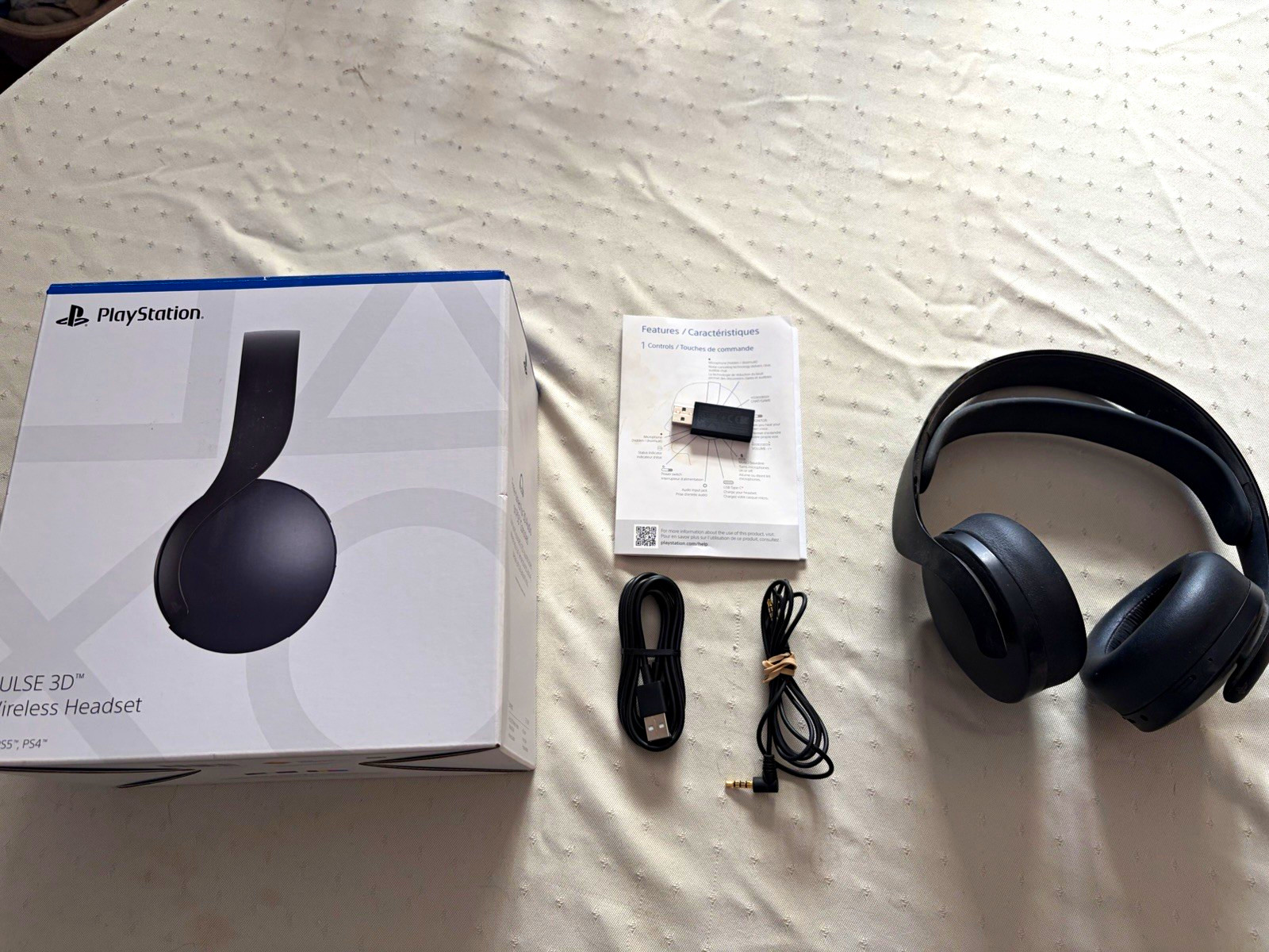 PlayStation PULSE 3D Wireless Headset Black CIB w/ USB Adapter, Cables & Manual
