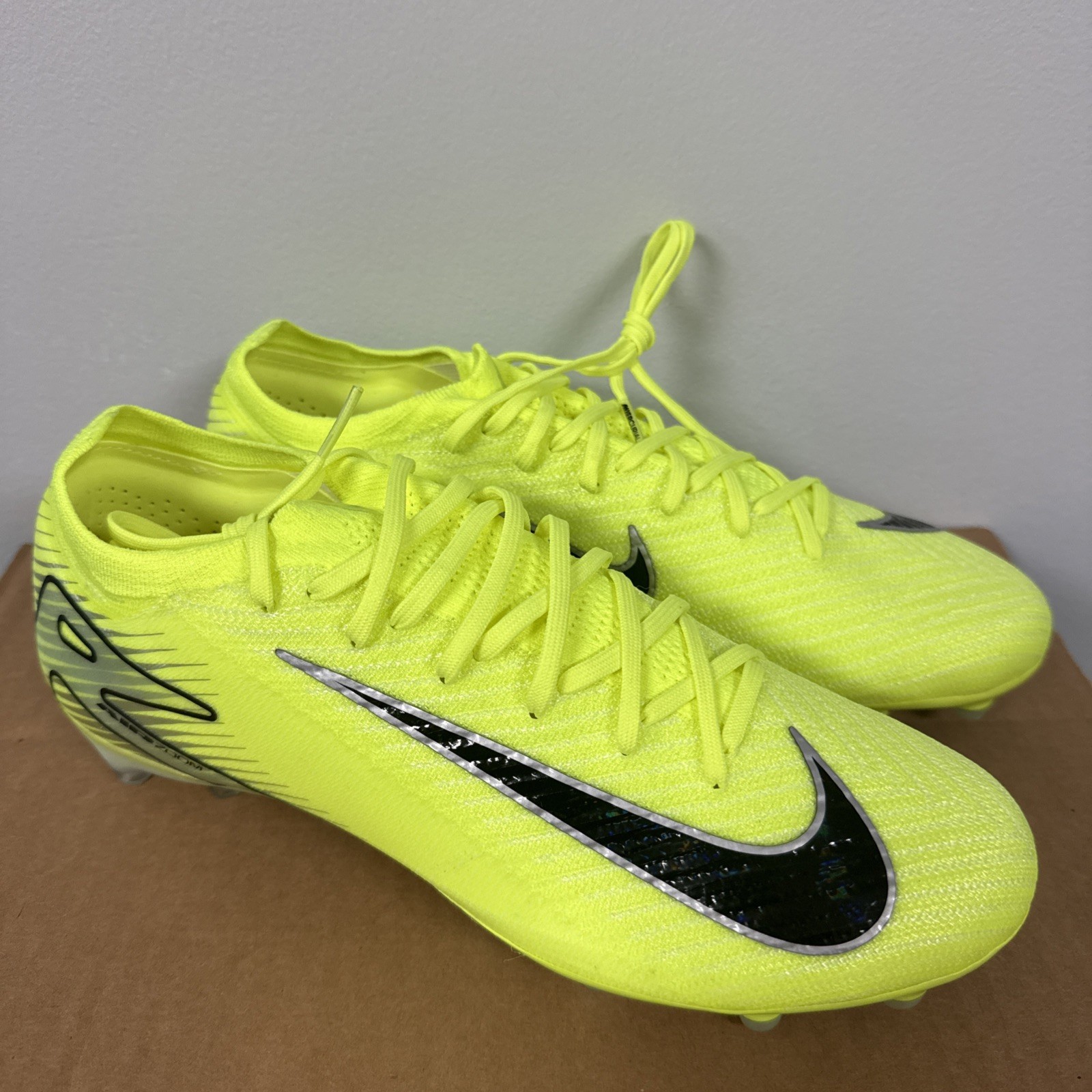Nike Mercurial Vapor 16 Elite AG Mad Voltage Volt Soccer Cleat HF7881-700 Sz 9