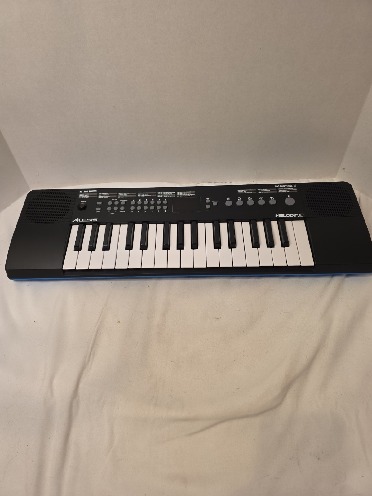 Alesis Melody 32 Portable 32 Key Mini Digital Piano w/Built-In Speakers No Box