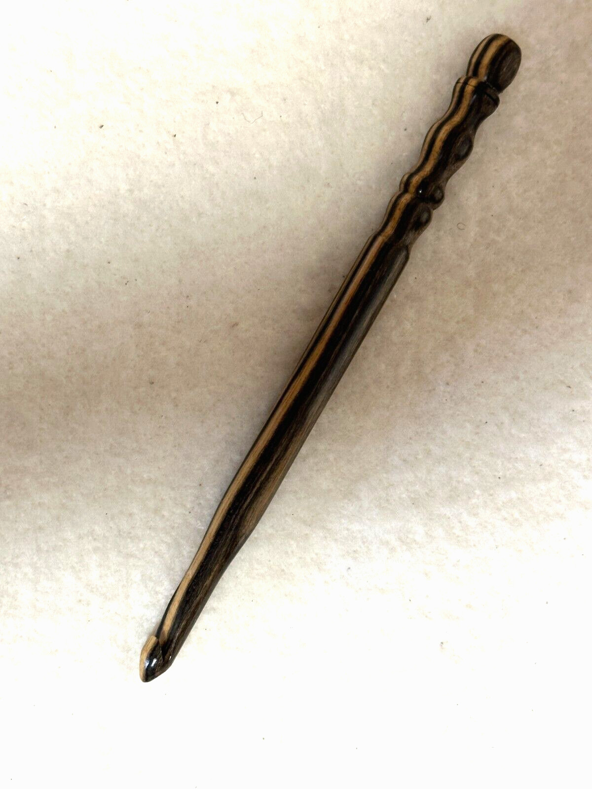 Hand carved Exotic Black & White Ebony WOOD  YARN  CROCHET HOOK  size K