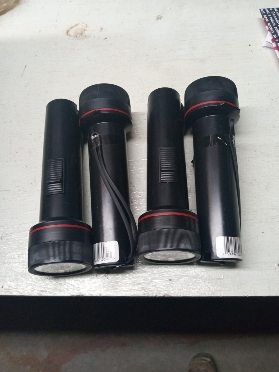 x4  Garrity  Flashlight  2D Battery Powered Black Emergency Flashlight