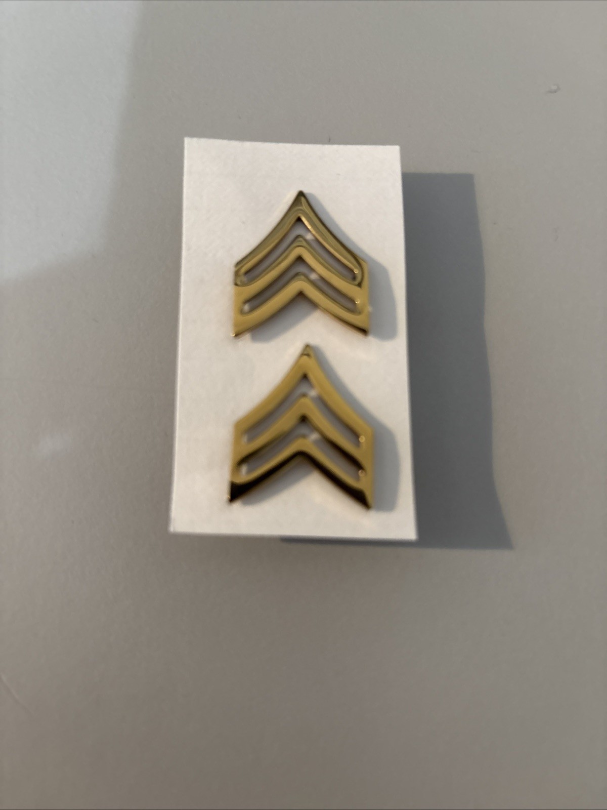 GENUINE US MILITARY INSIGNIA SET OF 2 ARMY SERGEANT RANK GOLD COLOR