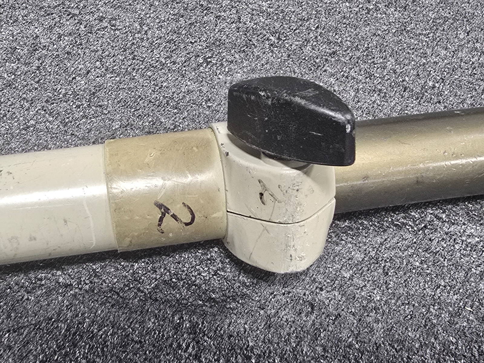 Vinten Pan Bar - Knuckle and Extension for Vector 70 MK7 Etc
