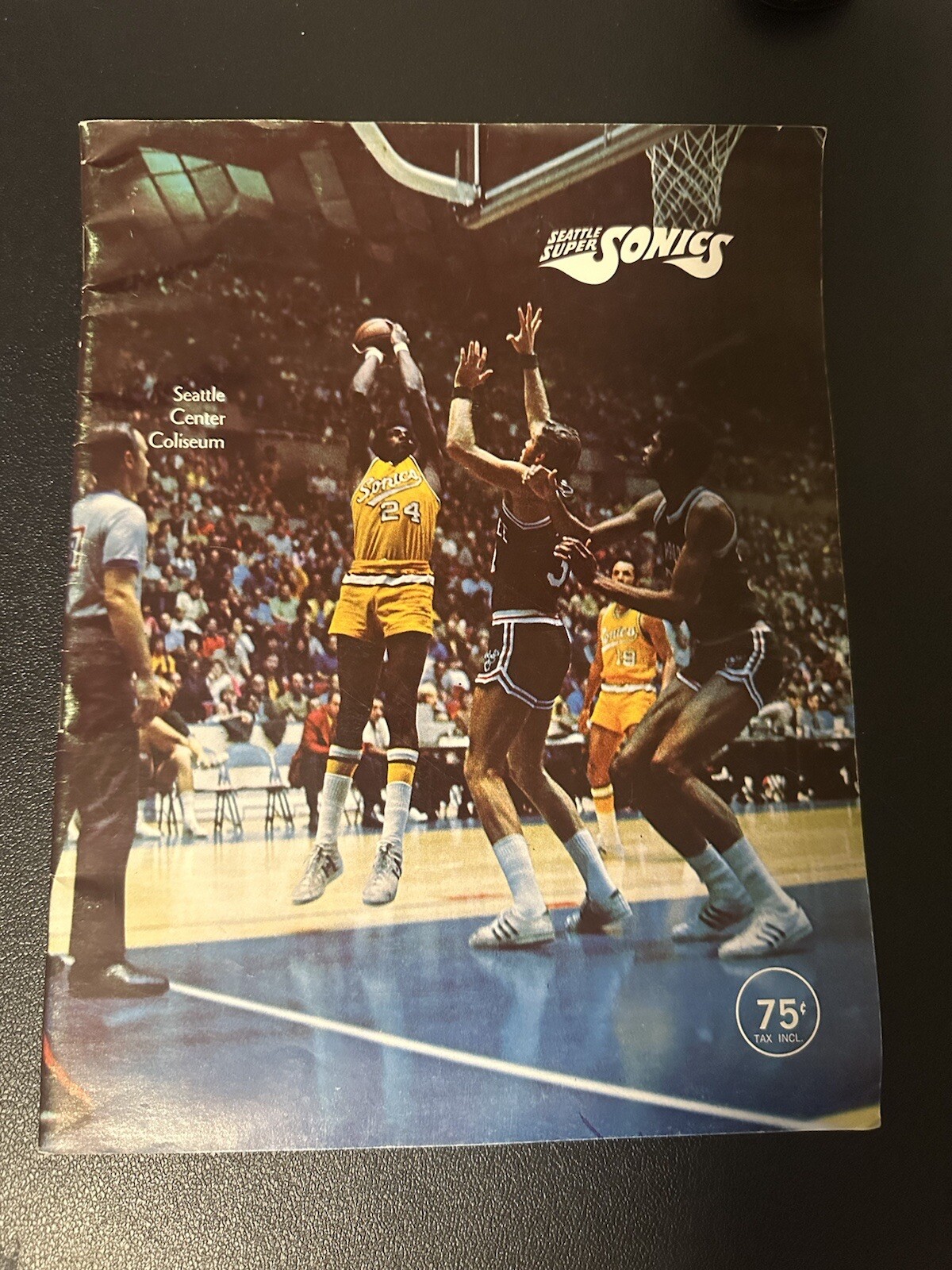 1972-1973 NBA Basketball Program Seattle Supersonics VS Boston Celtics DEC 17TH