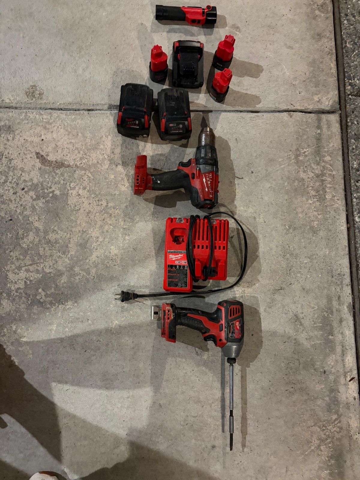 Milwaukee M12/M18 5-Tool Set Drill, Impact, Saw, Flashlight, Charger Li-Ion
