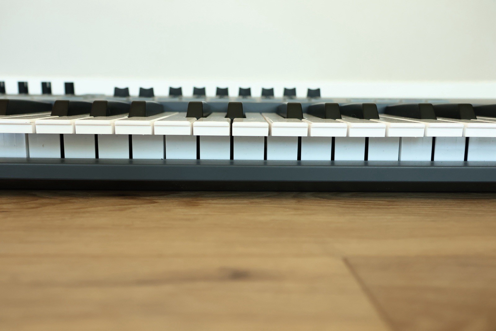 Novation FLkey 61 MIDI Keyboard Controller Faders Pads FL Studio