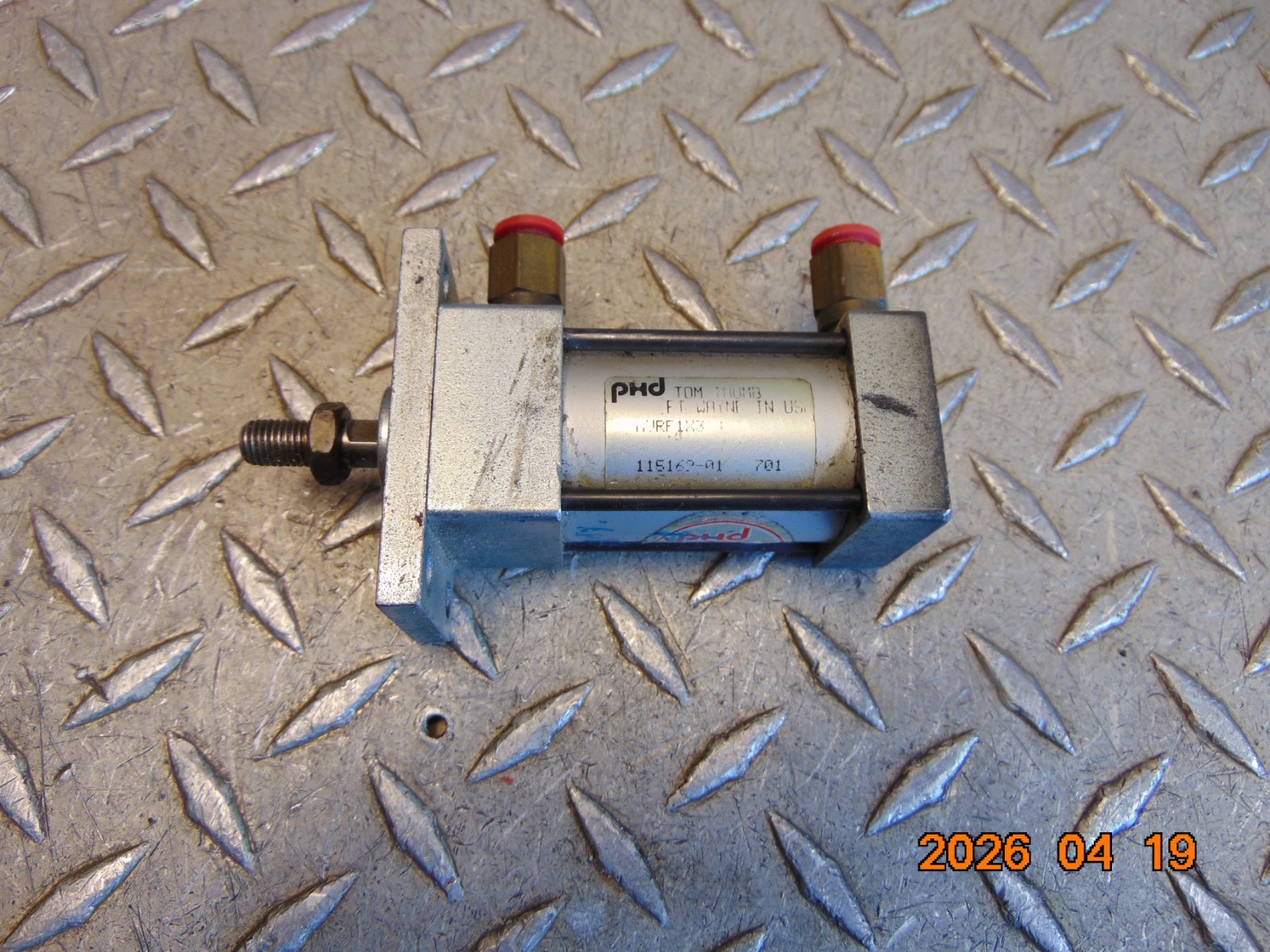 PHD TOM THUMB 115169-01 AVRF 1x3 PNEUMATIC CYLINDER