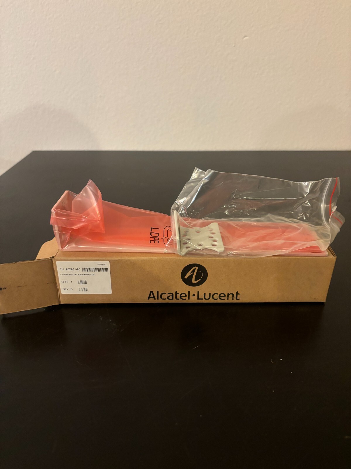 Alcatel-Lucent 902931-90 Bracket with Screws