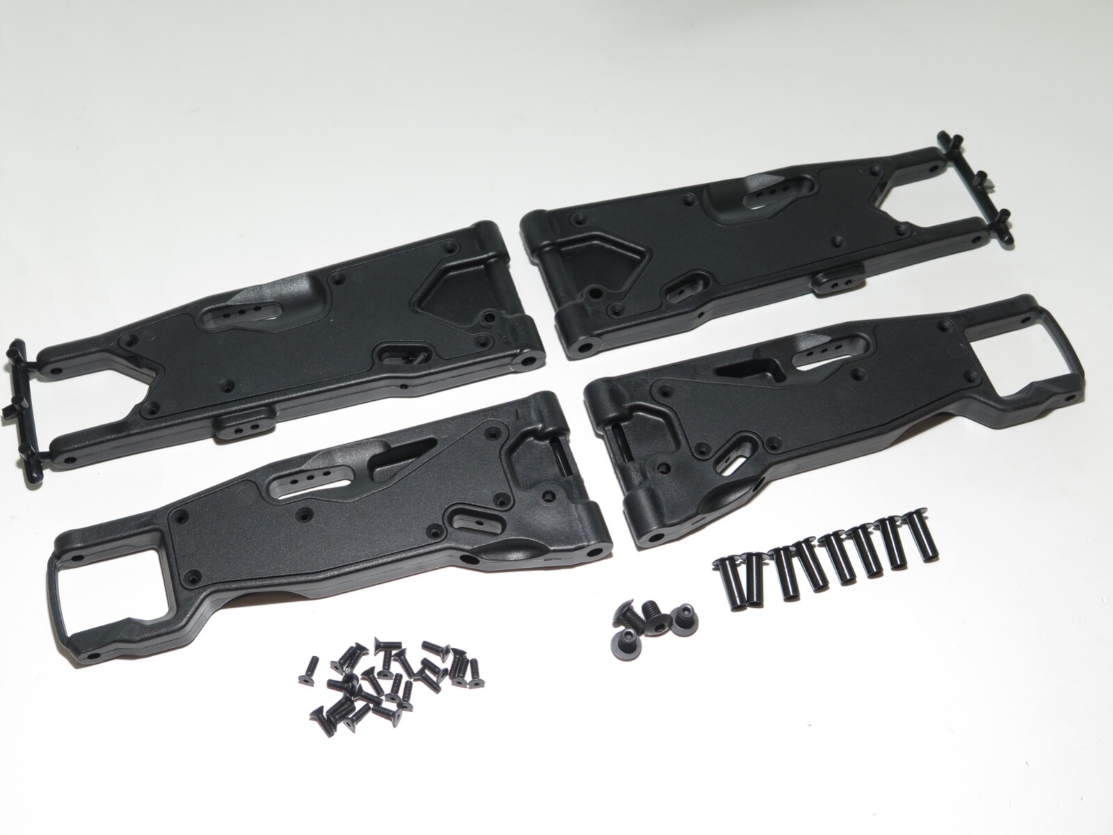 TLR04009 LOSI TLR 8IGHT-XT/XTE TRUGGY FRONT REAR A-ARM SET UPDATED WITH BUSHINGS