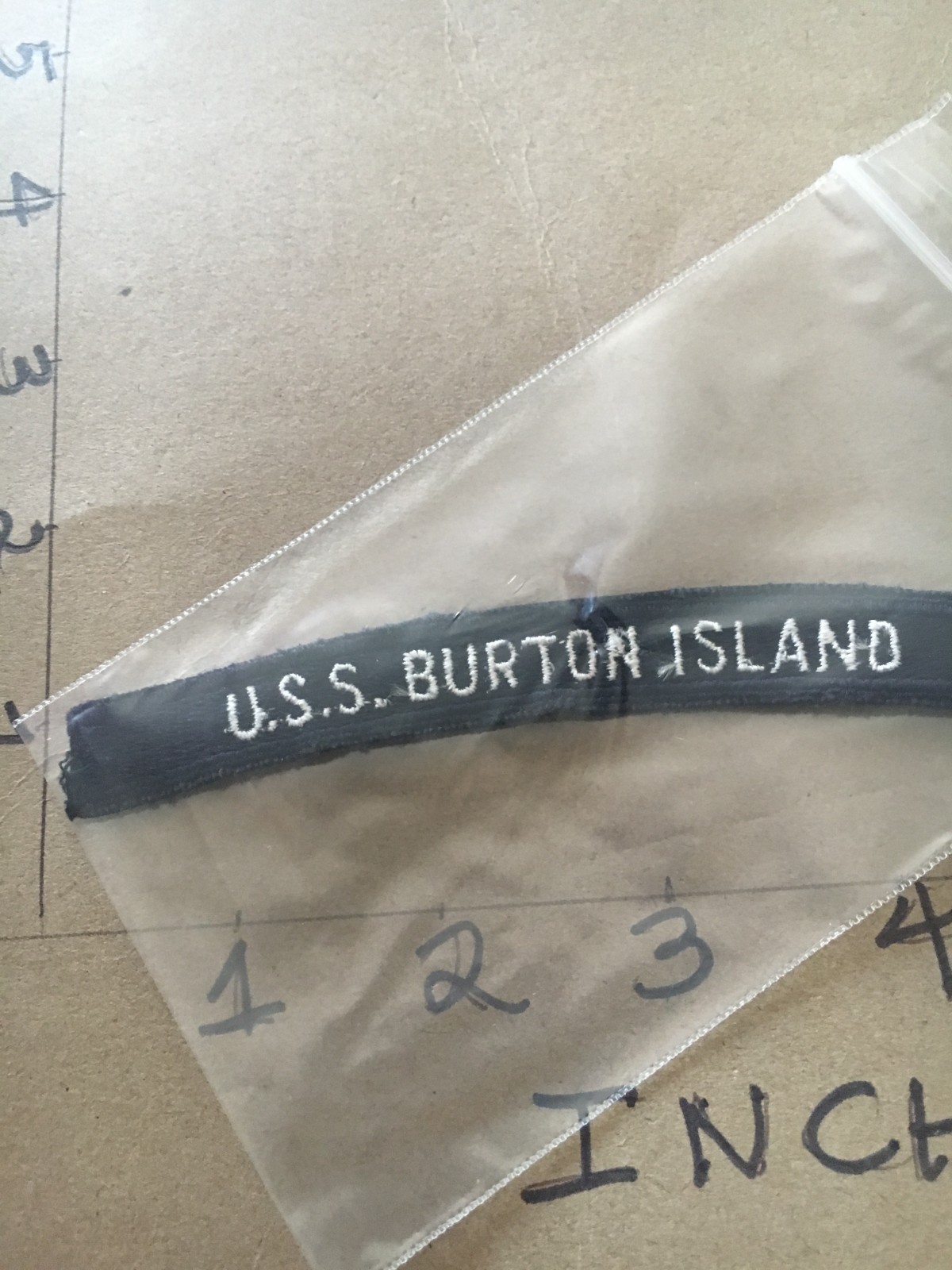 US NAVY SHOULDER STRIP TAB *** rocker *** Patch USS Burton Island