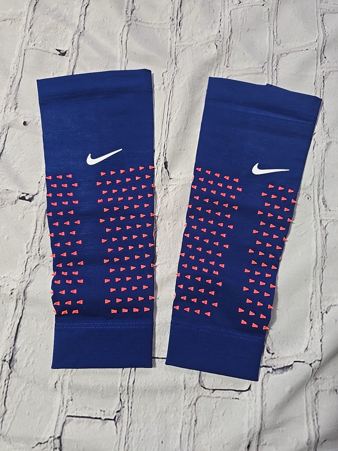 Nike Pro Elite Men Leg Sleeves Size Medium  new rare Aerodots
