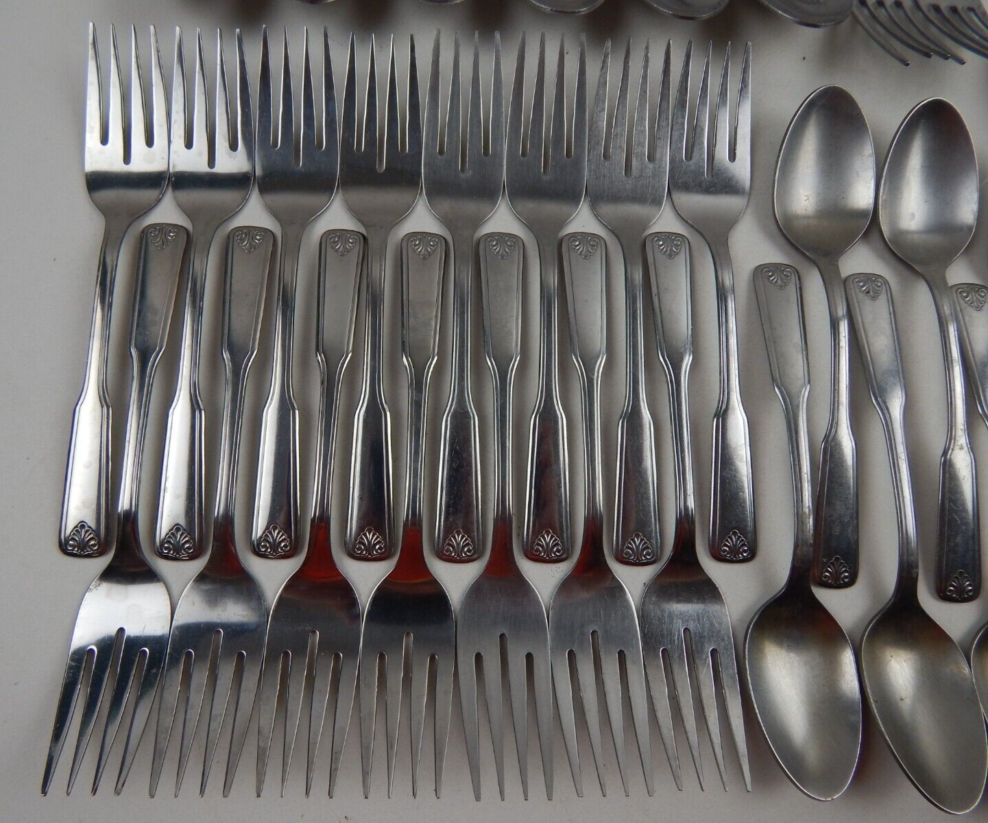 Oneida SHELTON Custom Stainless Flatware Spoons Forks Knives 54pc