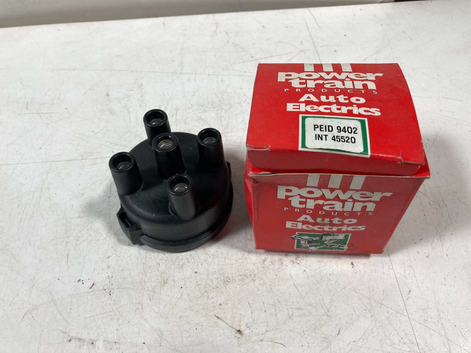 Honda / Nissan Distributor cap Int 45520 Nos