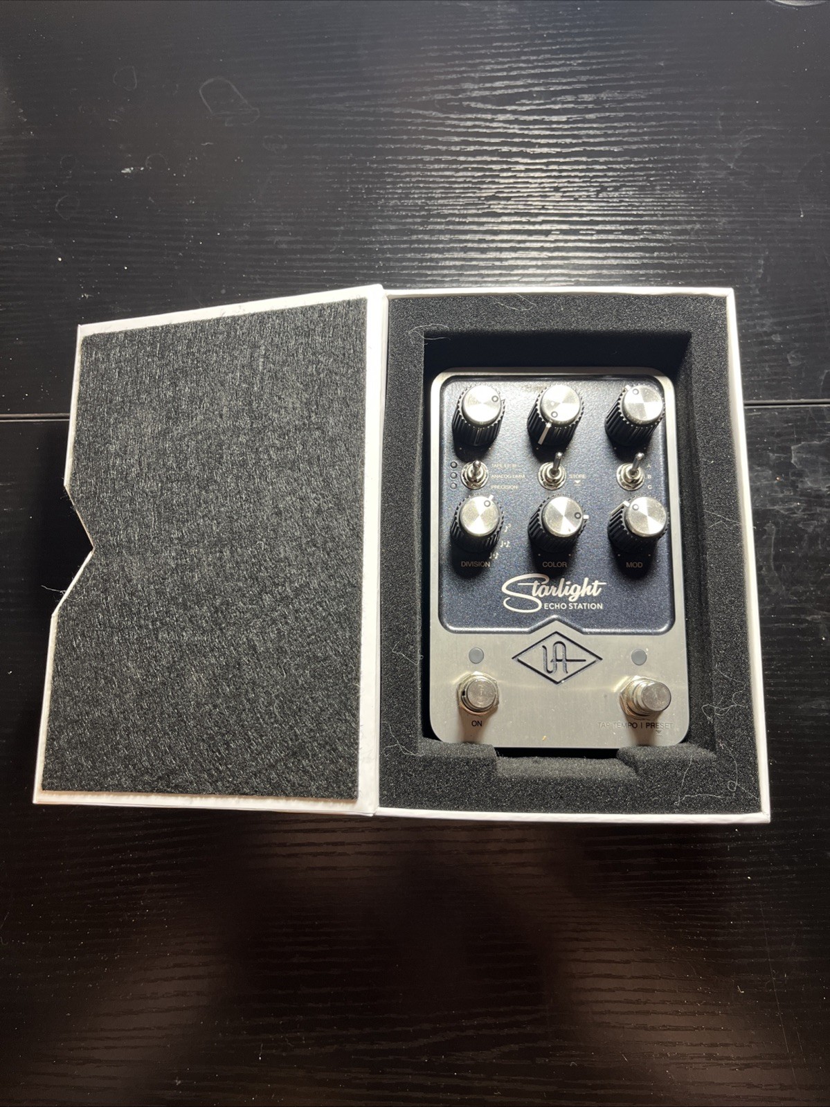 Universal Audio UAFX Starlight Echo Station Electric Guitar Delay Effects Pedal
