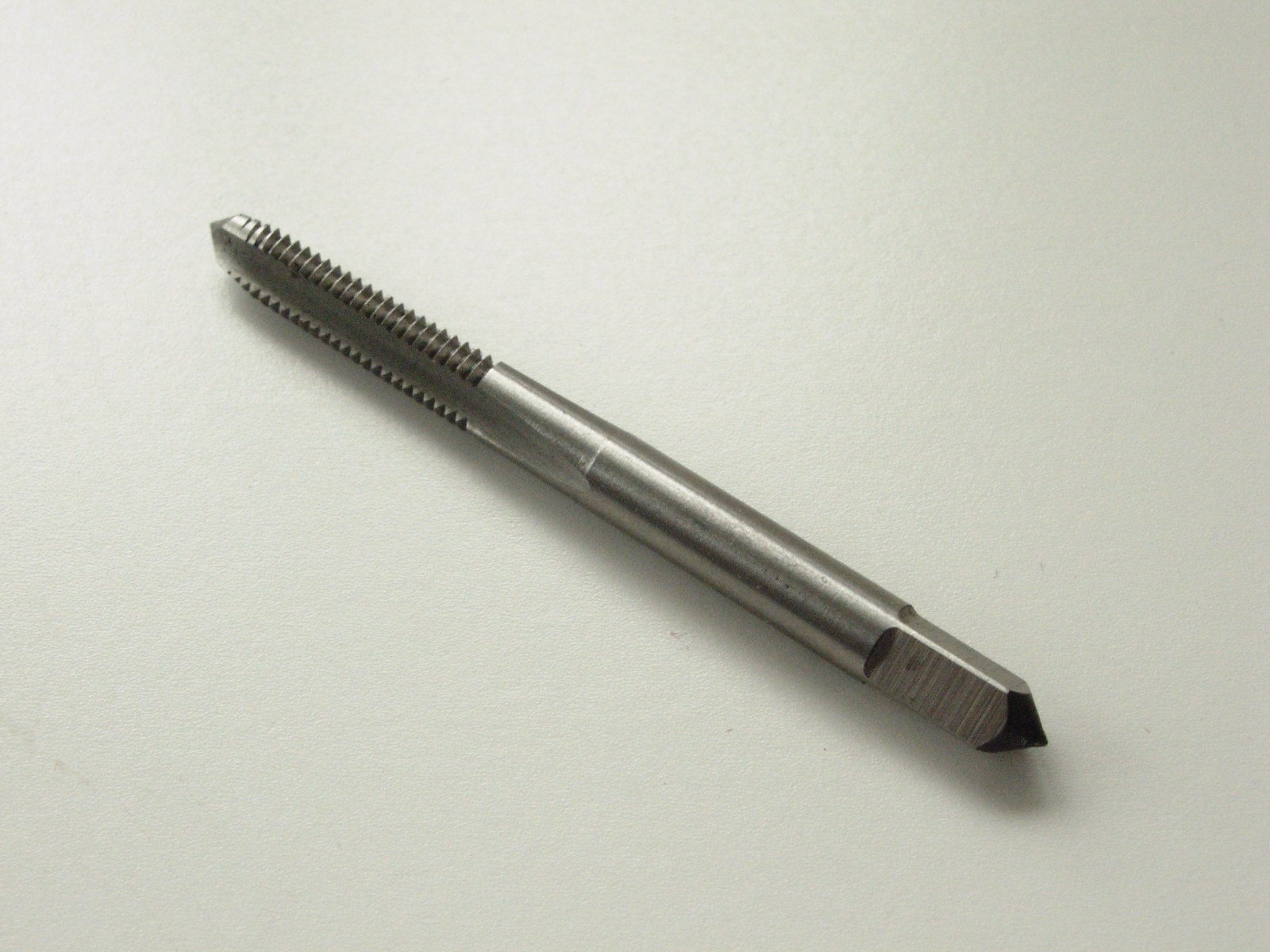 1pc HSS Right Hand Tap 1/8'' - 40 44 UN BSW Threading Tools