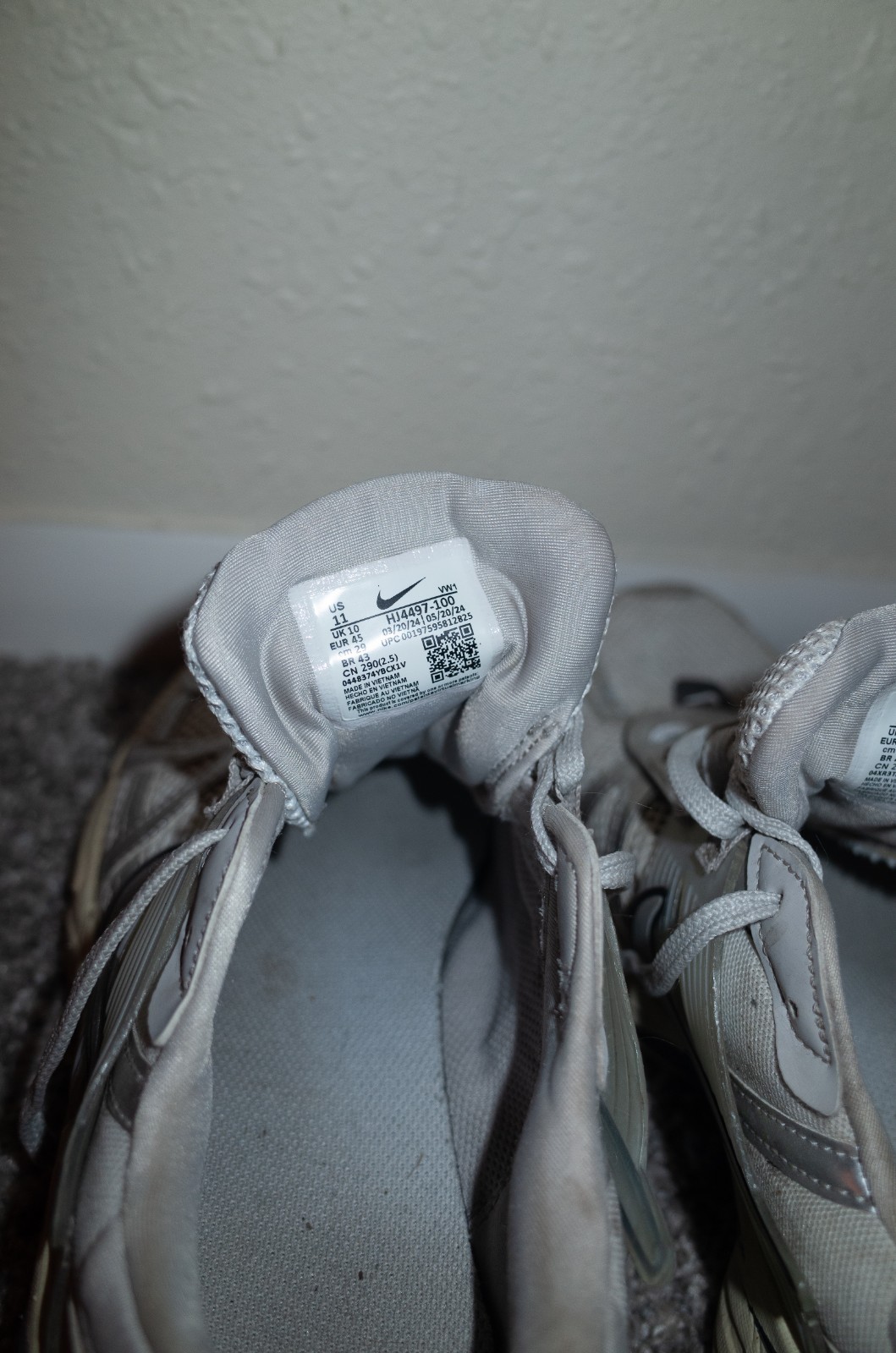 Size 11 - Nike Men's V2K Run Pure Platinum Metallic Silver