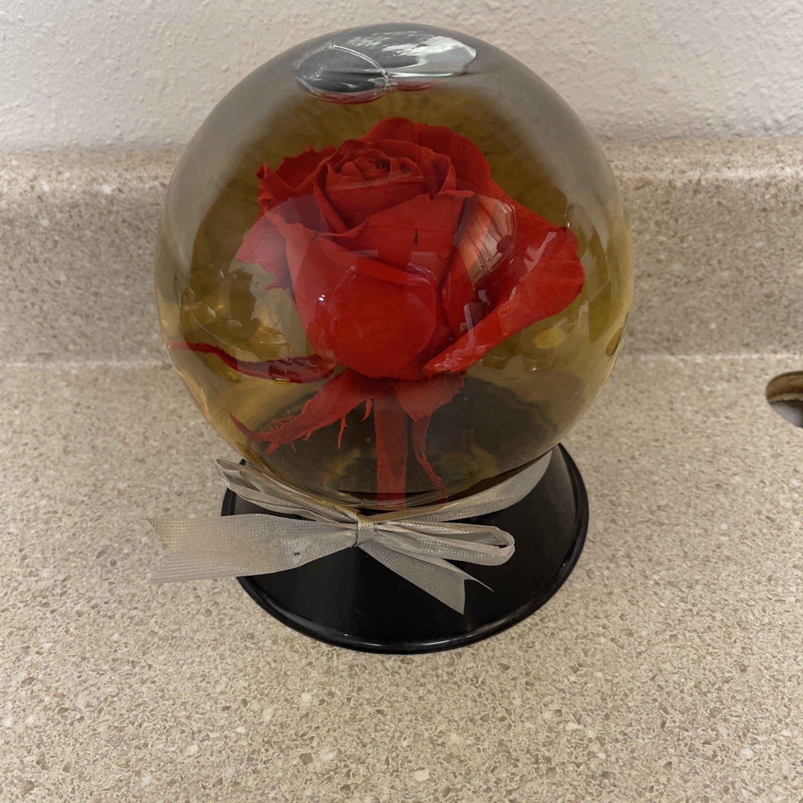 Forever Bill Doran Red Rose Globe. Made In Mexico