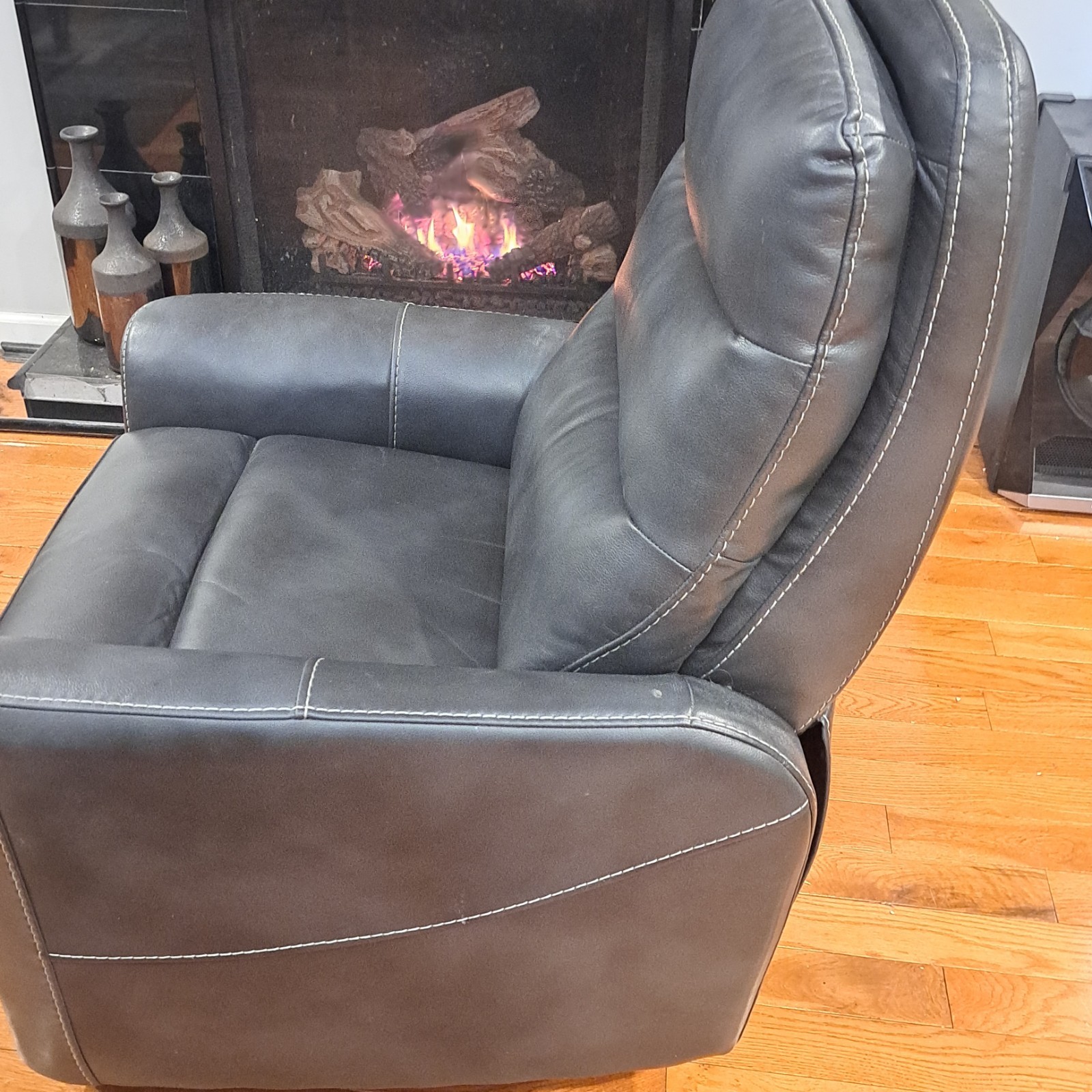 PICKUP: Timberland Leather Recliner – Excellent 🛋️✨