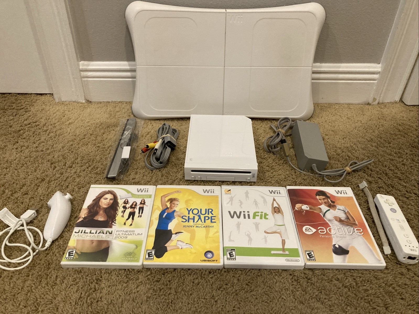 Nintendo WII FIT BUNDLE Console System- Tested!