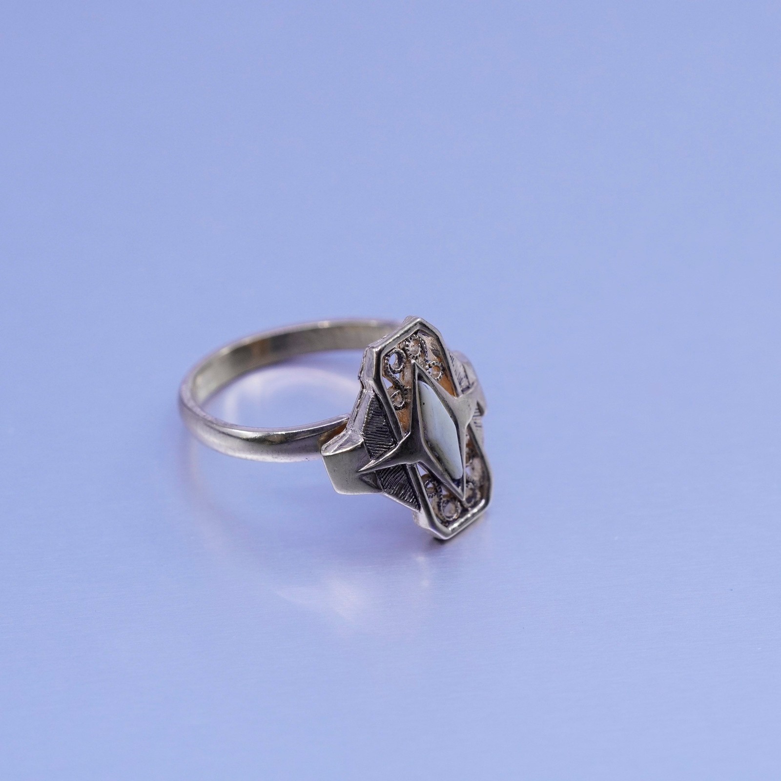 Size adjustable, Sarah Coventry gold tone filigree ring