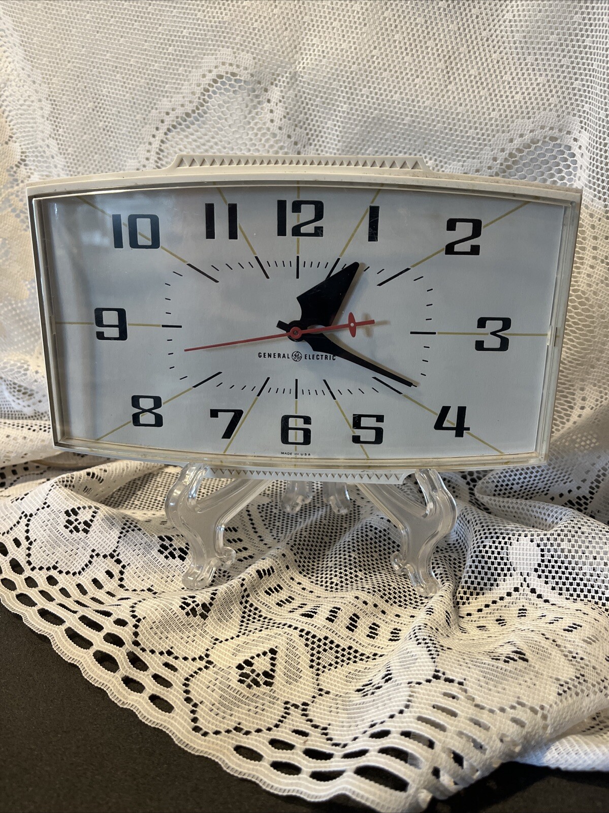 Vintage Electric GE Model 2153 MCM Wall Clock Mid Century Modern USA 8x4.5 White