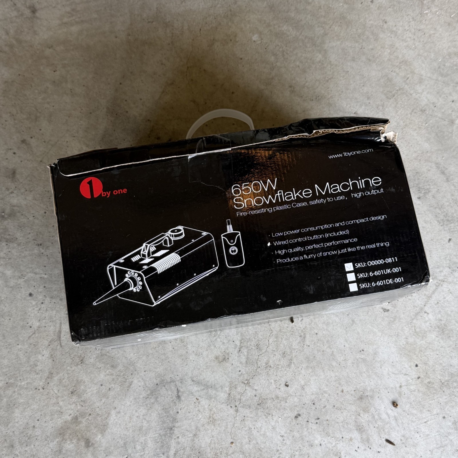 1byone 650W Snow Machine Wired Remote Control O0000-0811 - BLACK